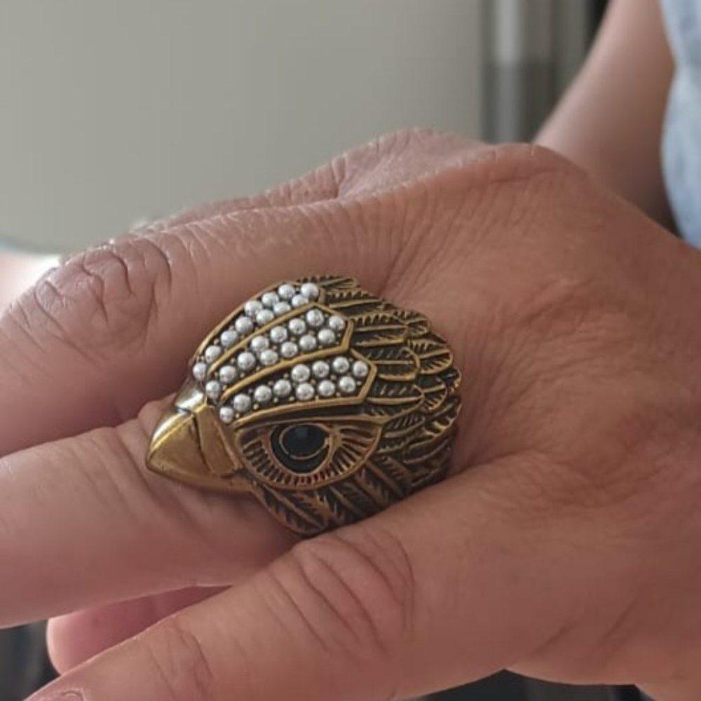 Kurt Geiger London Ring Signature Eagle Crest Pearl  Cocktail Ring - Picture 12 of 13